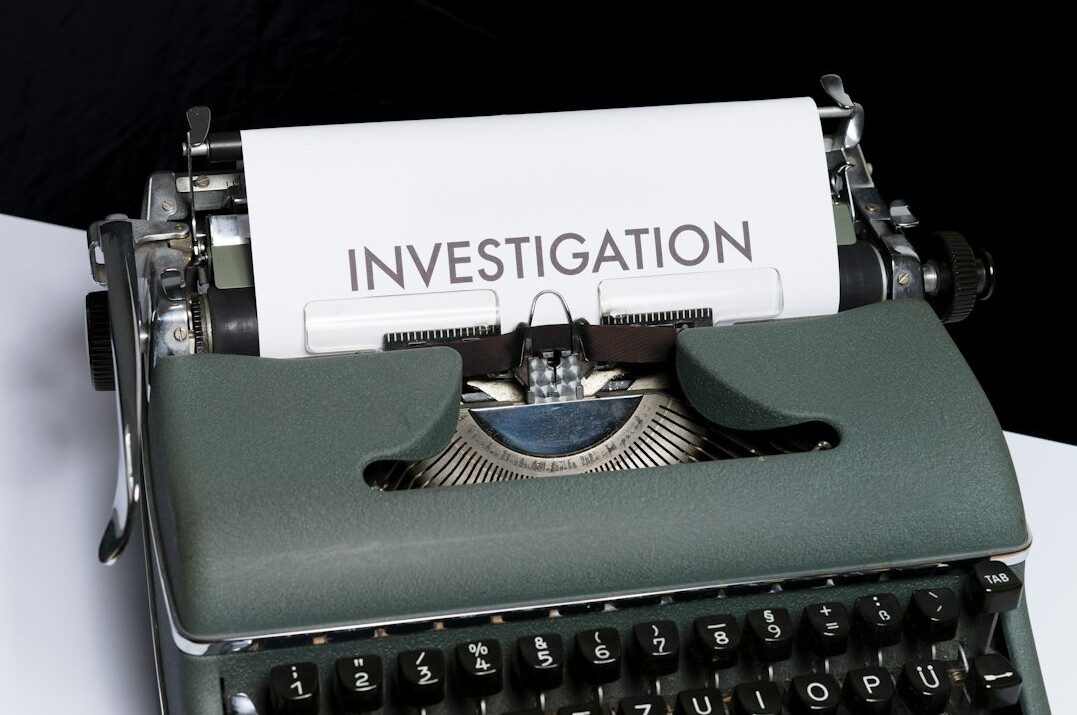 store detective investigating