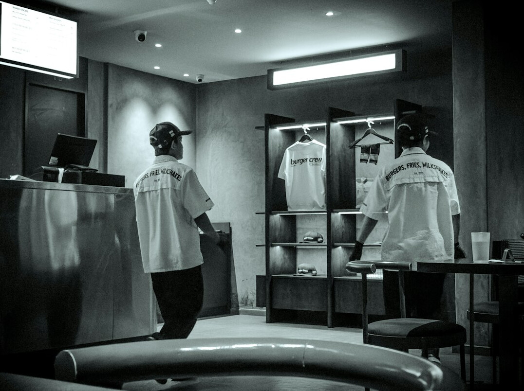 retail security team