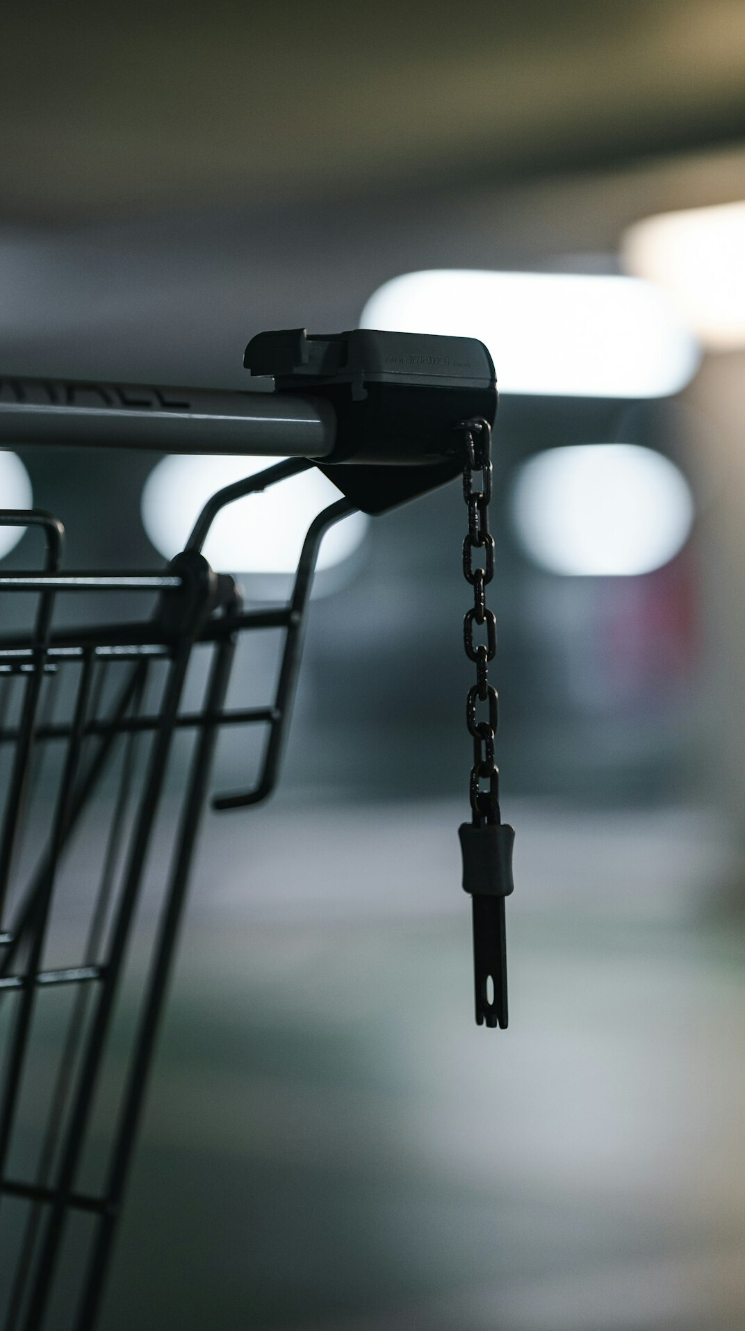 shoplifter hiding items